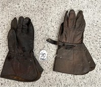 Early leather motorcycle gloves