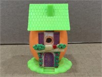 Vintage Small Easter Egg House w/View Finder
