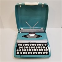 Smith Corona Corsair Deluxe Portable Typewriter