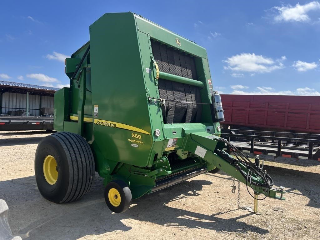 LL2- John Deere 569 Mega Wide Hay Baler