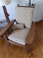 VICTORIAN TIGER OAK RECLINING MORRIS CHAIR