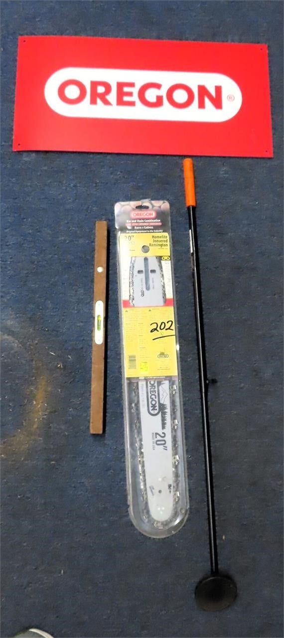20" Bar and Chain, Level (old), magnetic tool