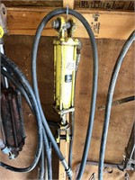John Deere Hydraulic Cylinder w/Hose