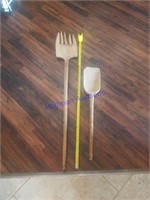 Wooden spoon and fork decorations