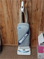 Oreck XL2 vacuum cleaner