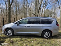 2019 Chrysler Pacifica  WITH 194157 MILES & 3.6L