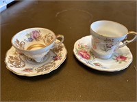 2 mini tea sets