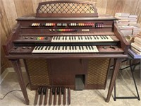 Kimball swinger 1000 organ comes on unknown of
