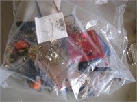 Bag of misc womens jewelry