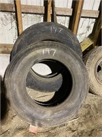 2 10R22.5 tires