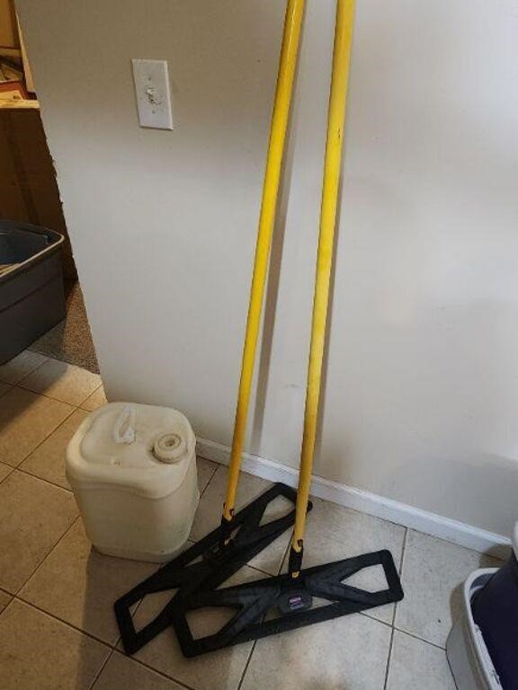 Commercial Floor Cleaner and rubbermaid mop sticks