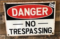 Metal Sign No Trespassing 14 x 10