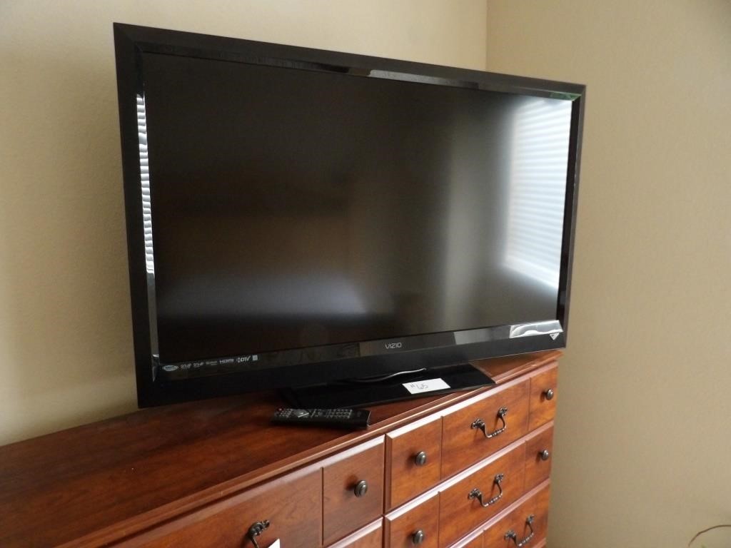 Vizio flatscreen TV