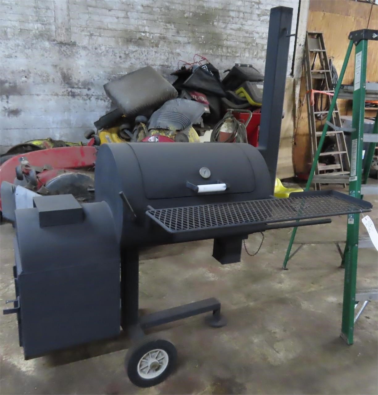 Super Nice BBQ Pit