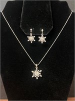 Costume set with snowflake necklace & earrings