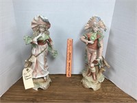 2 COLONIAL FIGURINES