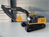 JD 200D LC Track Hoe, Excavator