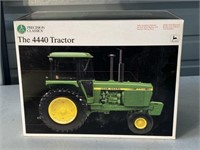 2000 Ertl JD 4440 Tractor