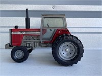 Ertl Massey Ferguson 2805 Tractor
