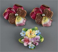 Vintage Brooches to include:(2)Weiss pansy brooch