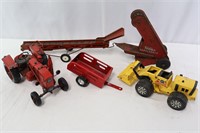 5 Vintage Toy Trucks, Tonka & Nylint+++