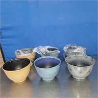 (6) Plastic Planter Pots