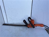 22” electric hedge trimmer