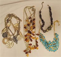 280 - LOT OF COSTUME JEWELRY NECKLACES (D56)