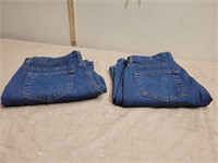 (2 ) Pair's of Men's Jeans size 33 30