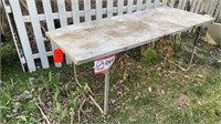 METAL FOLDING TABLE