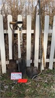 ASSORTED GARDEN TOOLS