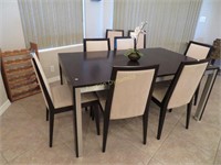 Expandable Dining Room Table w/ Six Chairs