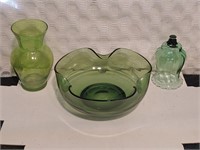 Vintage Green Glassware Lot 1