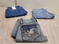 (3) Pair's of Woman's Jeans size 3-4