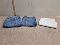 (3) Pair's of Woman's Jeans size 4