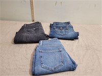 (3) Pair's of Woman's Jeans size 27