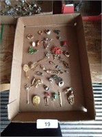 Assorted Brooches & Other