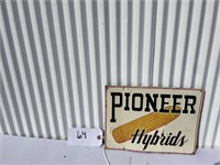 Pioneer Hybrids Sign