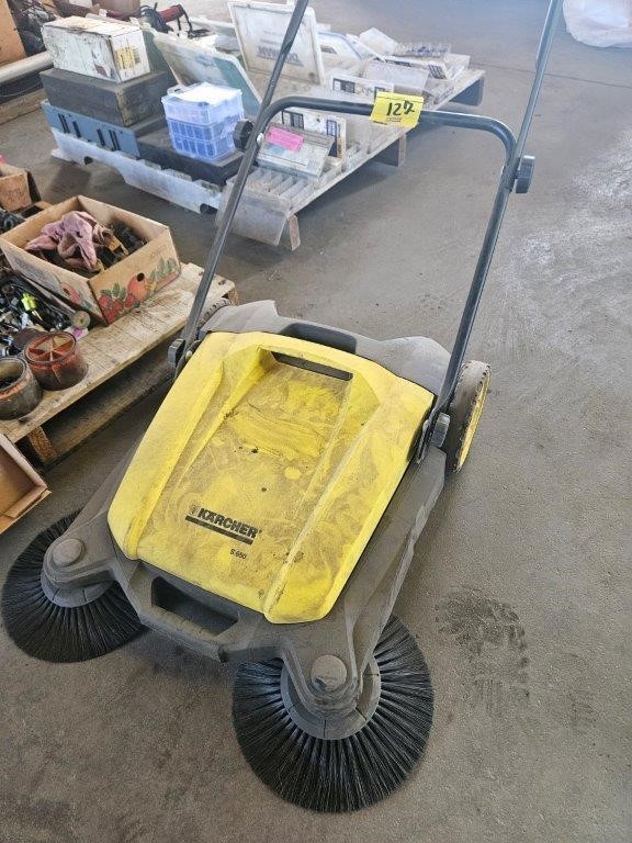 Karcher manual floor sweeper. Works well!