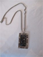 LOT 53 SILVER NECKLACE WITH RHINESTONES