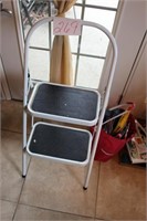 2 STEP STEP LADDER