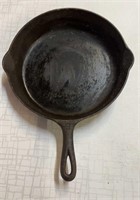 NO. 9 GRISWOLD CAST IRON SKILLET P/N 710 s WITH