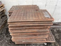 Skid of cast iron farrowing flooring grates