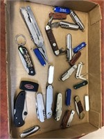 Assorted folding knives