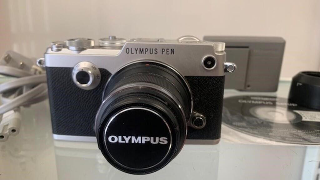 Olympus PEN-F Mirrorless 20.3MP w 45mm f1.8 Lens