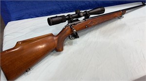 WINCHESTER model 52 Rifle 22lr w/ scope
