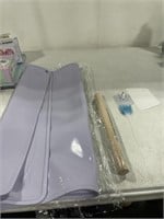 SILICONE BAKING MAT  WITH WOOD ROLLING PIN. AND