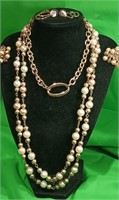2 necklace and earring sets - 
Roman style