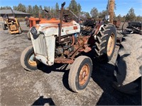 1956 FORD 850 TRACTOR, 4 CYL. GAS