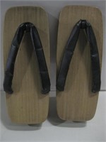 Vtg Wooden Japanese Clogs